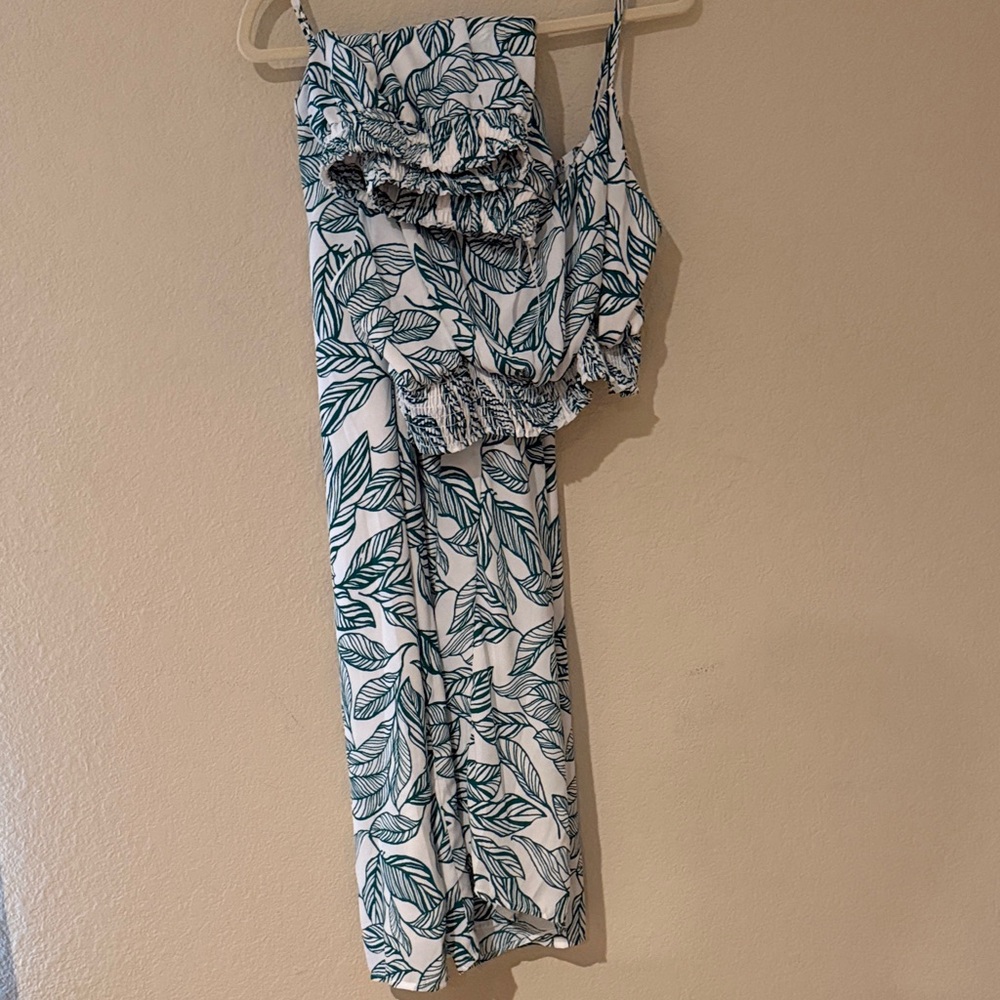 Leaf Print 2 Piece Set - Green and White